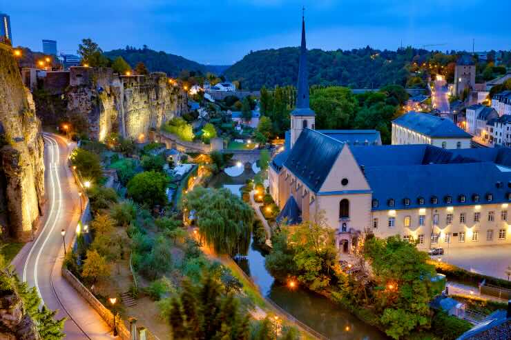 vista delle luci e case in Lussemburgo 