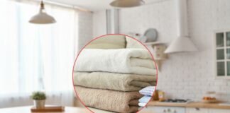 cucina e asciugamani ripiegati