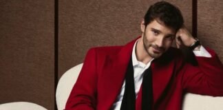 Stefano De Martino in rosso
