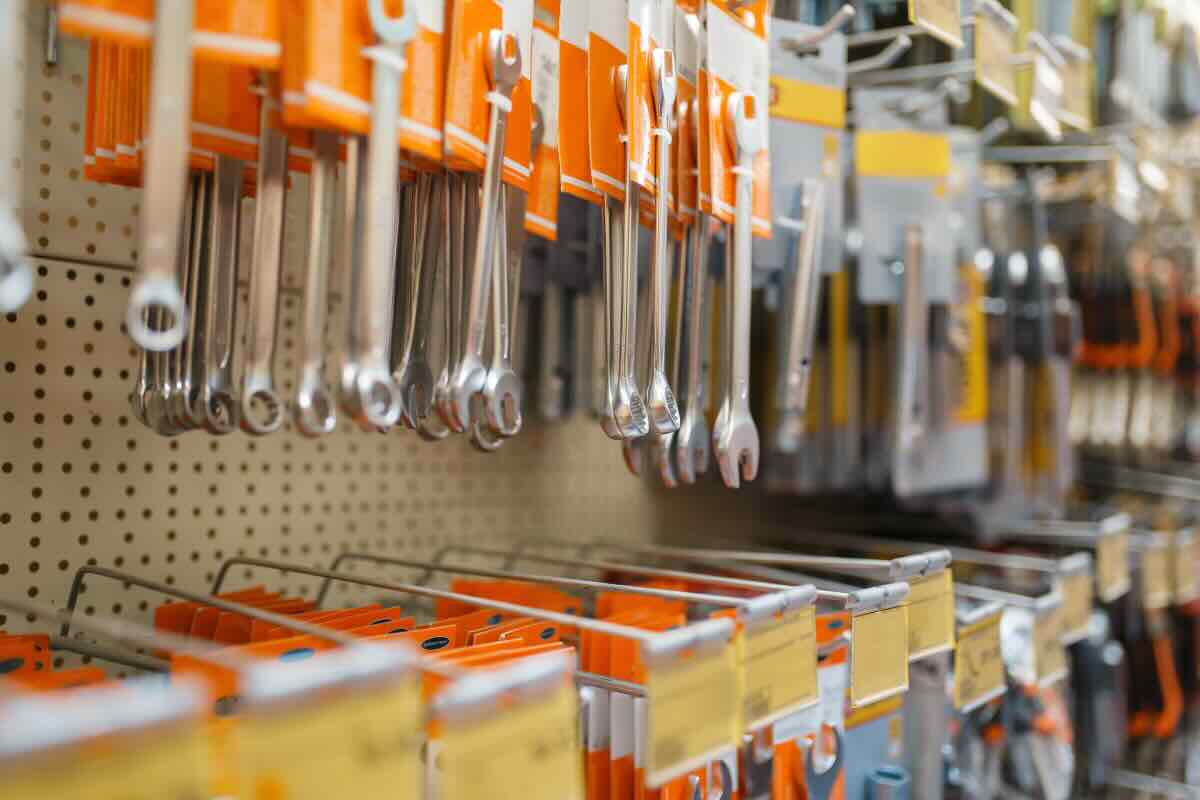 chiavi inglesi ed attrezzi da lavoro 