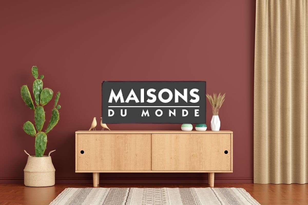 credenza in soggiorno e logo maison du monde