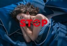 donna che dorme e scritta stop alle zanzare