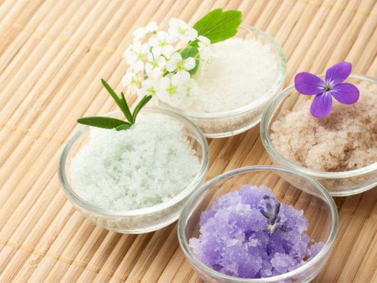 sali da bagno colorati e profumati