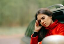 donna che soffre di mal d'auto