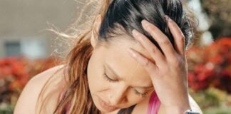 donna sopraffatta dal caldo