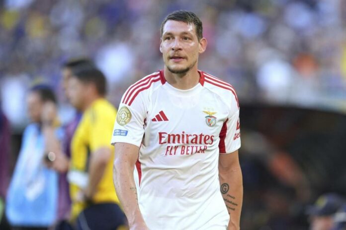 Andrea Belotti in maglia Benfica al Mondiale per Club