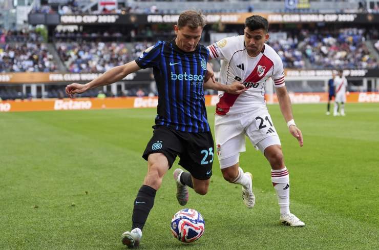 Nicolo Barella in azione contro il River Plate