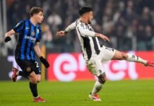 Barella e Nico Gonzalez si contendono un pallone