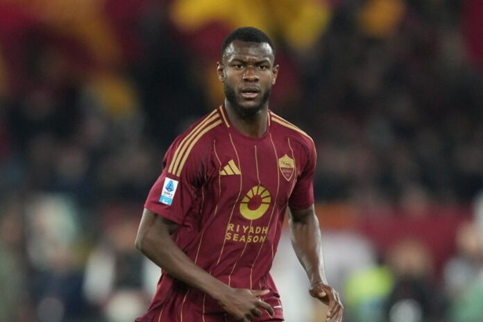 Evan Ndicka in azione