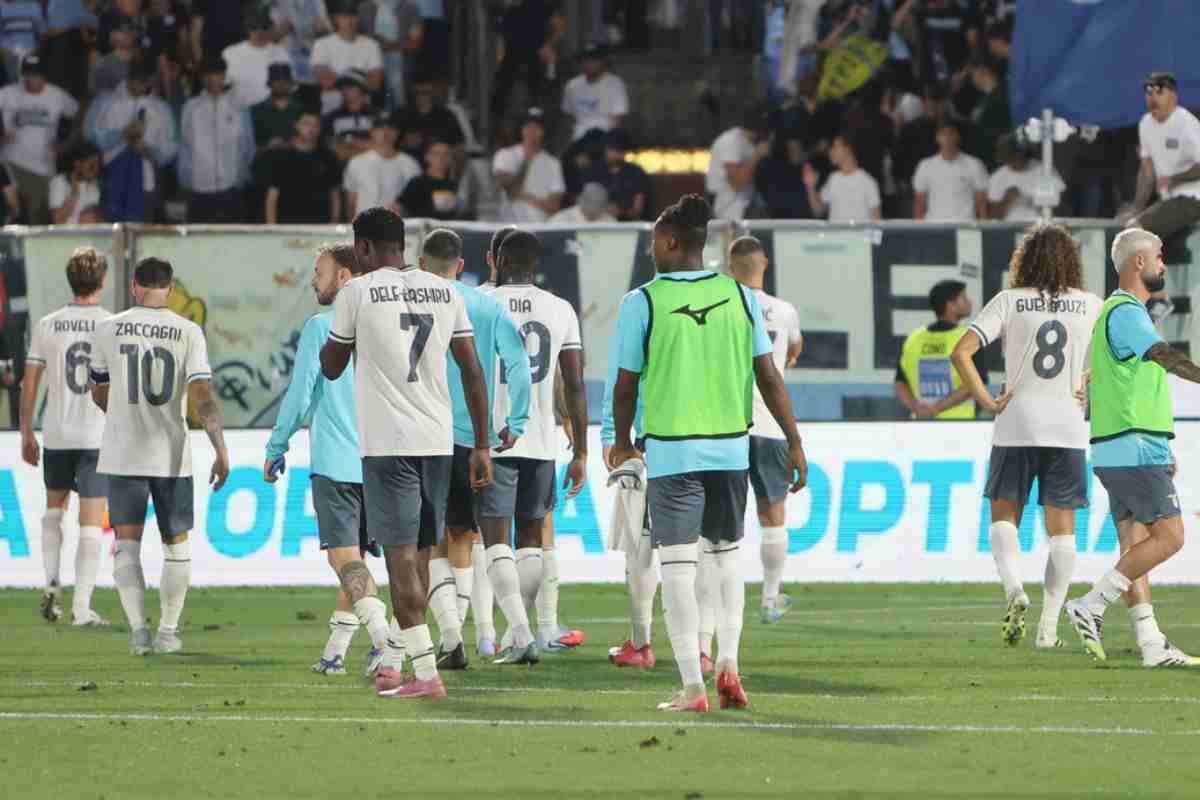 Giocatori della Lazio a fine partita a Como