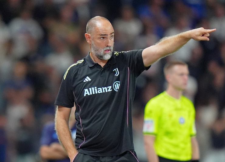 Igor Tudor dà indicazioni ai suoi