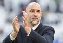 Igor Tudor applaude soddisfatto