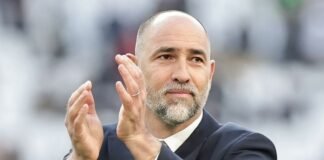 Igor Tudor applaude soddisfatto