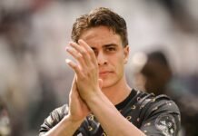 Prendono Yildiz per 125 milioni di euro, resa Juve: la destinazione Kenan Yildiz applaude i tifosi
