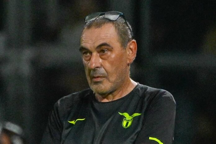 Maurizio Sarri durante un'amichevole della Lazio