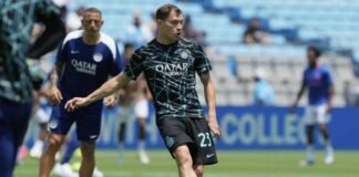 Nicolò Barella in una fase di riscaldamento