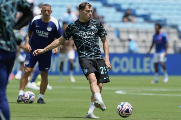 Barella, è ufficiale: notizia tremenda per i tifosi Inter Nicolò Barella in una fase di riscaldamento