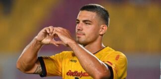 Ci siamo, arriva Krstovic in attacco: 30 milioni! Nikola Krstovic esulta dopo il gol in Coppa Italia