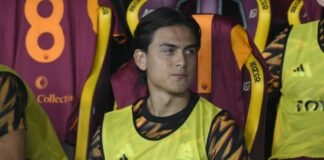 Paulo Dybala in panchina contro il Bologna