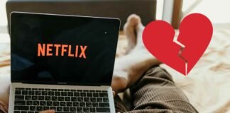 pc con netflix e cuore spezzato