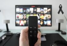 telecomando, tv e segno lutto