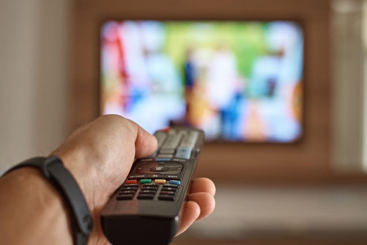 telecomando e televisione