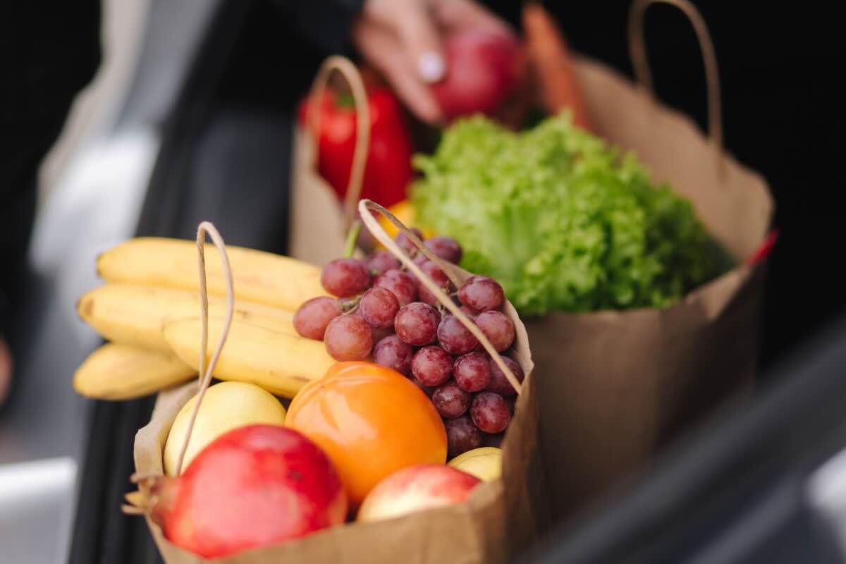 busta della spesa con frutta