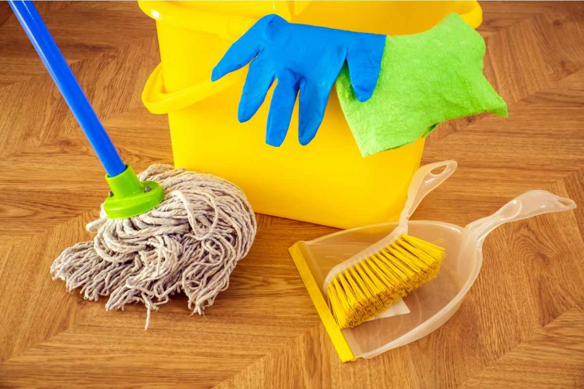 prodotti per la pulizia del pavimento