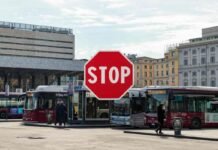Settembre nero, subito uno sciopero dei mezzi: si ferma tutto per 25 ore bus parcheggiati e segnale stop