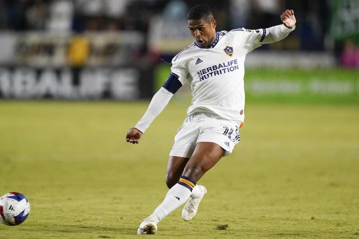 Douglas Costa in azione coi Los Angeles Galaxy