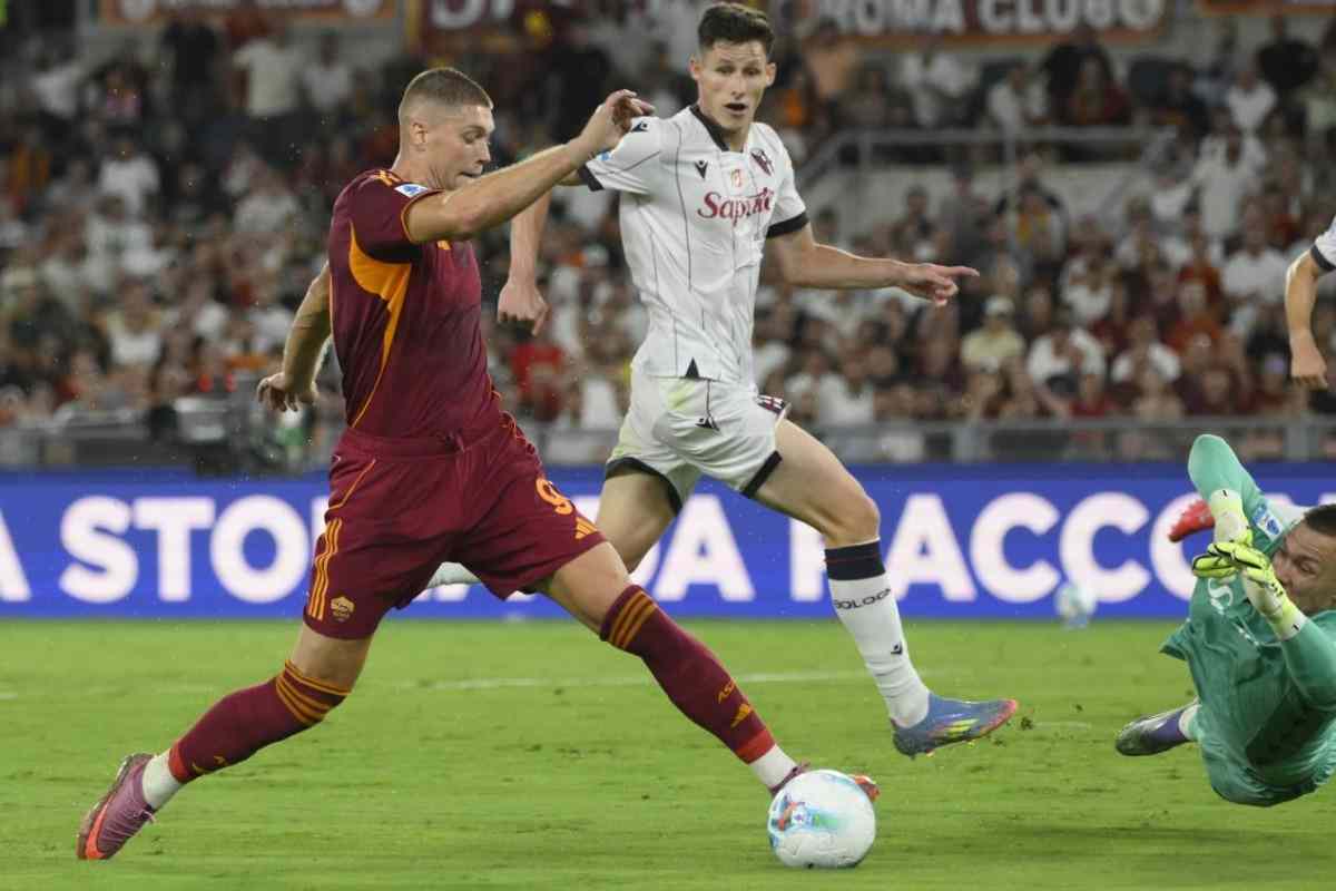 Artem Dovbyk in azione contro il Bologna