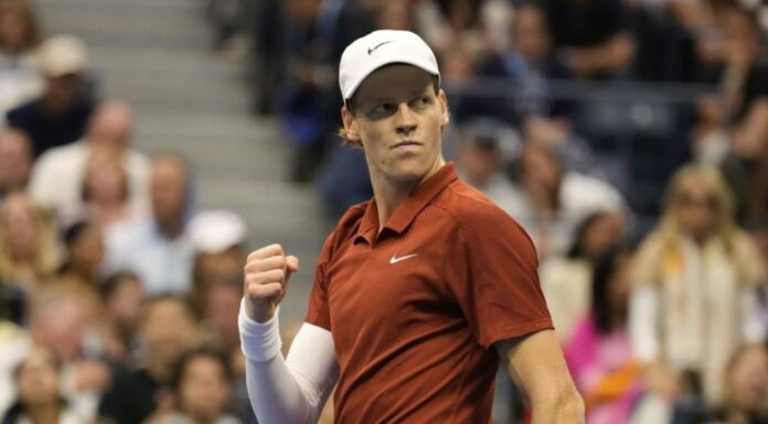 Sinner numero 1, ribaltone nel ranking ATP: ansia Alcaraz Jannik Sinner esulta dopo aver fatto un punto