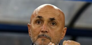 Luciano Spalletti applaude