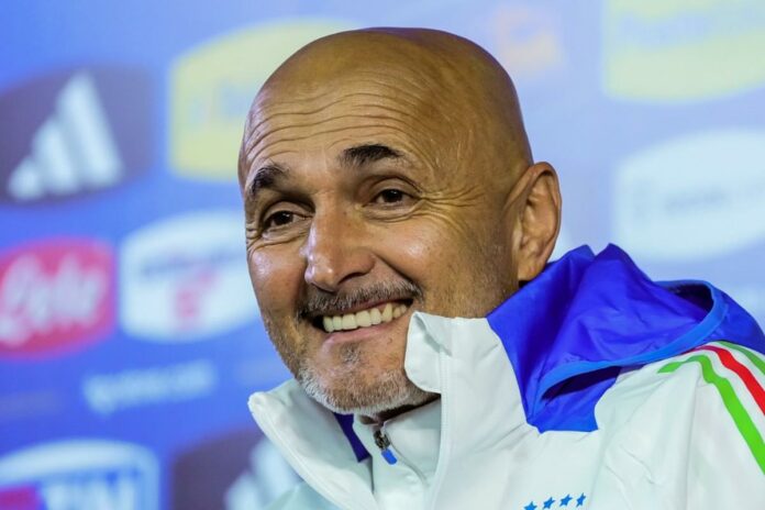 Esonero vicino: Spalletti in Champions alla guida di un grande club! Luciano Spalletti sorridente in conferenza stampa