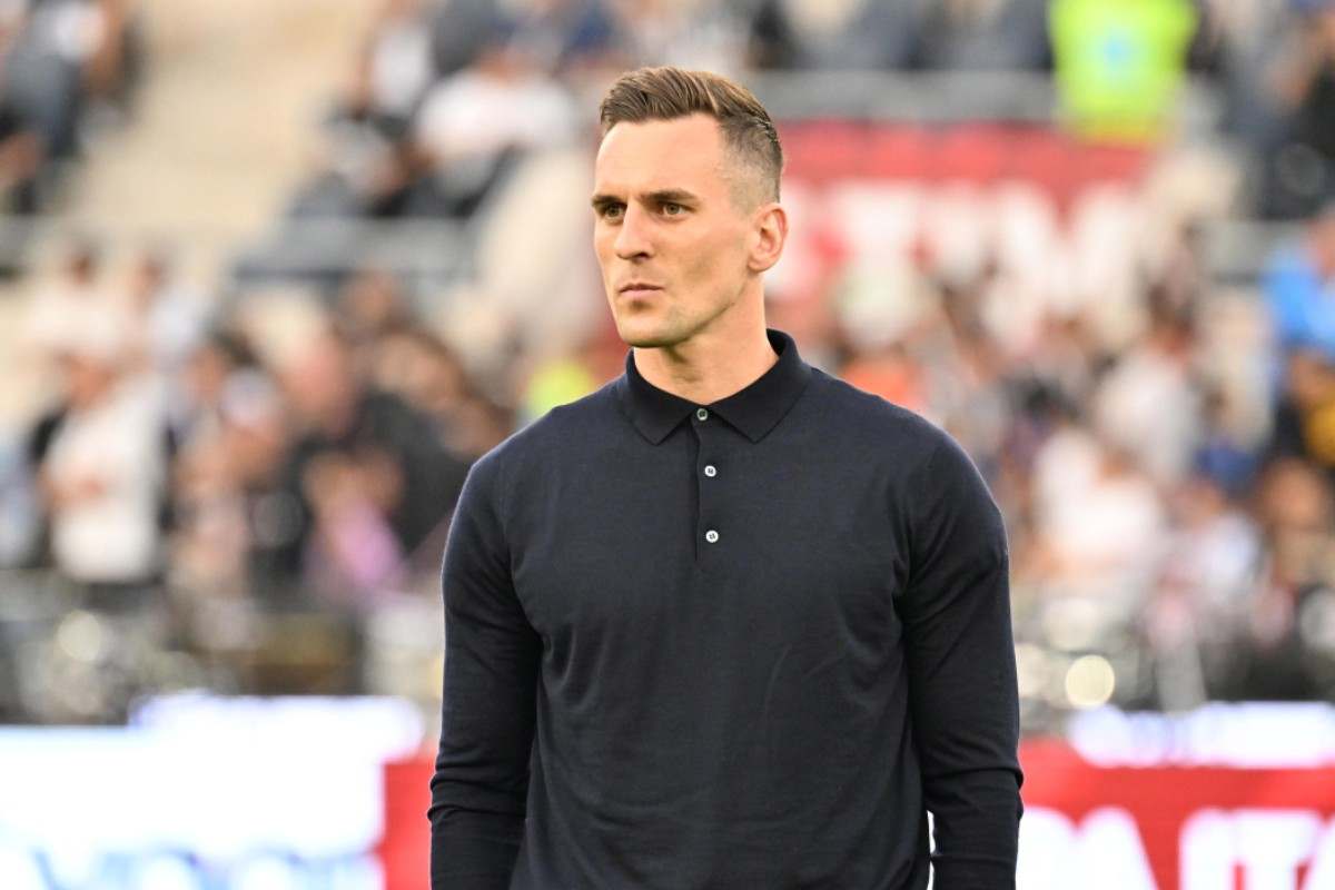 Arek Milik in borghese