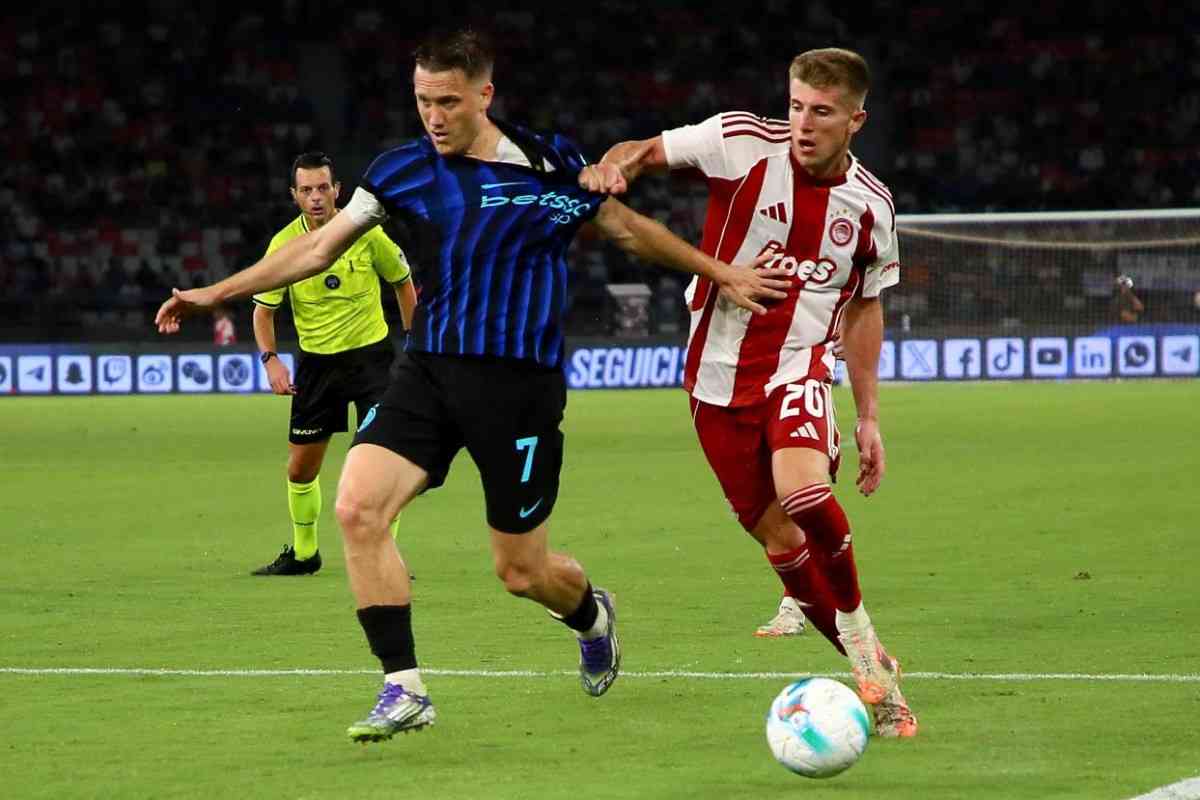 Piotr Zielinski in azione in amichevole