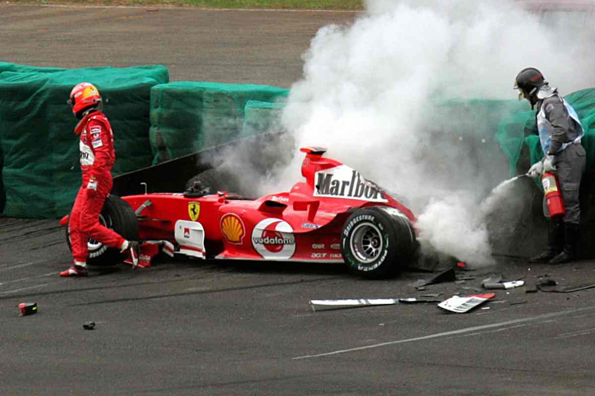 Schumacher dopo un incidente con la Ferrari