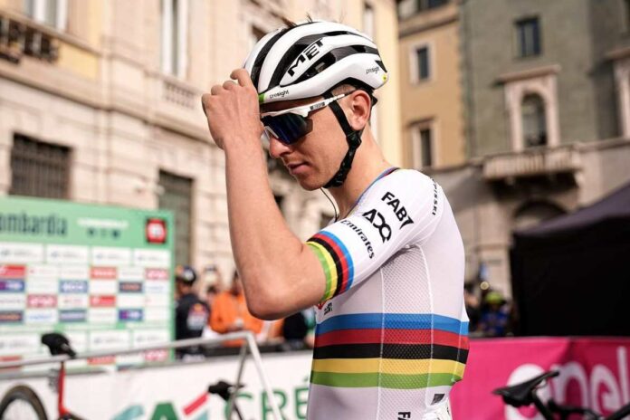 Tadej Pogacar concentrato prima di una corsa