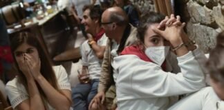 Tifosi disperati dopo la notizia