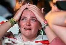 Addio improvviso a 31 anni, lo sport perde una leggenda assoluta Tifosa in lacrime dopo aver appreso la notizia