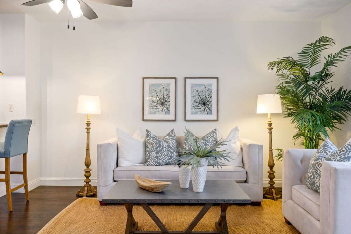 piccolo soggiorno moderno