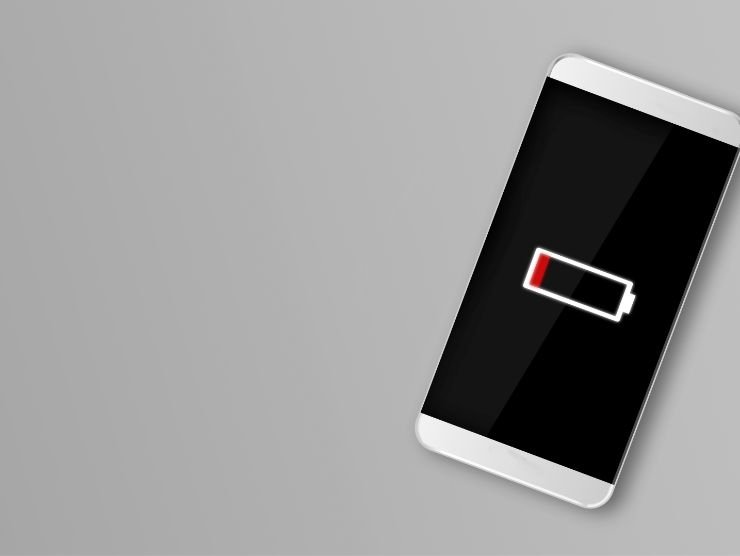 smartphone con batteria scarica