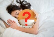 donna che dorme, bagno e punto interrogativo
