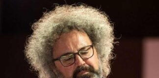 Dolore per Simone Cristicchi, lutto improvviso: “Sei stato importante” simone cristicchi primo piano