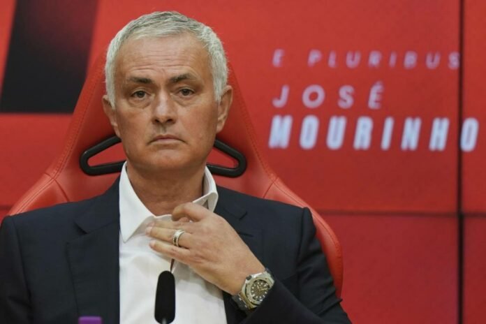 Addio definitivo alla Juve: sarà allenato da Mourinho! Jose Mourinho