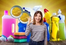 prodotti per la pulizia di casa, due monete da due euro e donna che fa ok