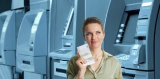 atm, donna con euro, scritta 14.500 euro