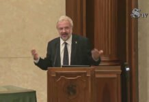 Senato, j’accuse di Borghi sugli effetti avversi ▷ “Qualcuno non regge la pressione del mainstream” Claudio Borghi in Senato - Sala Capitolare di Palazzo Minerva