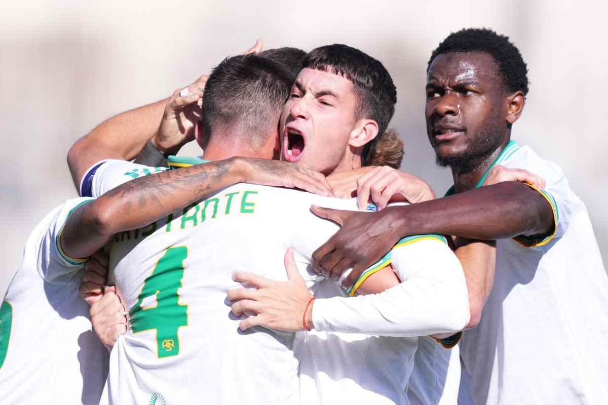 Esultanza dei giocatori della Roma a Firenze