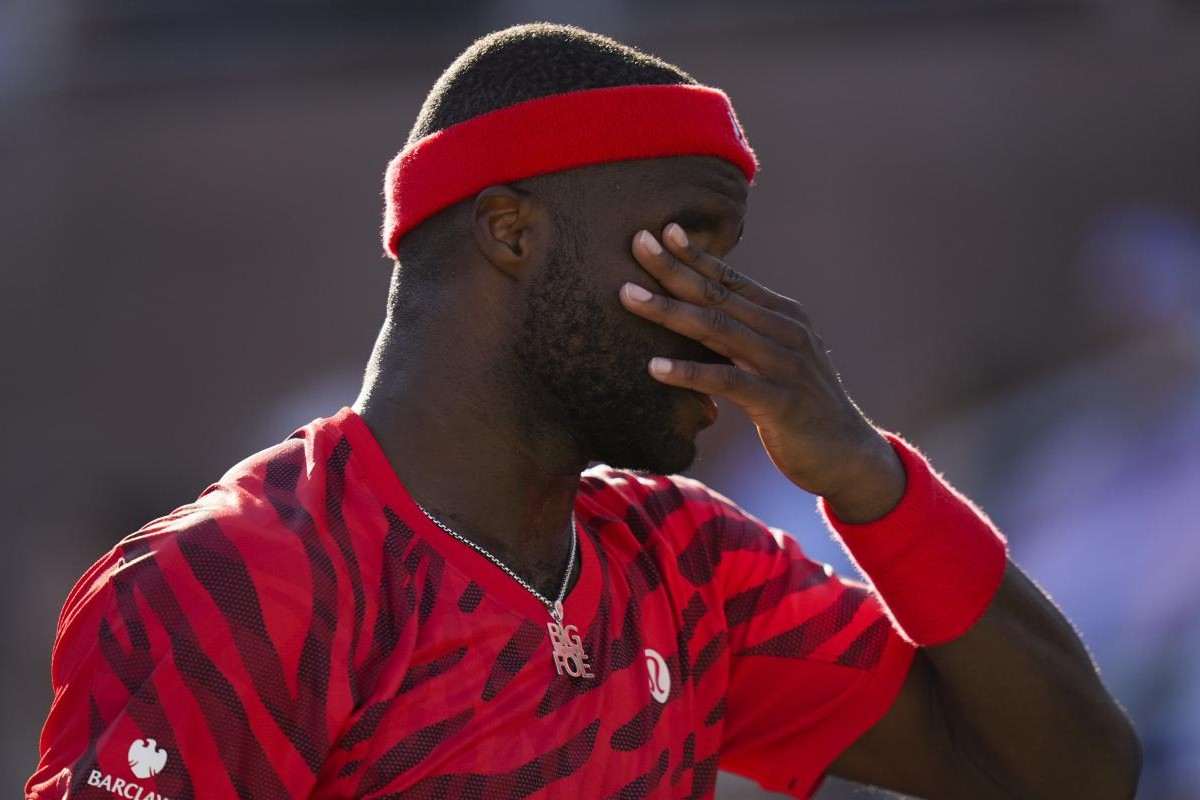 Frances Tiafoe si dispera in campo